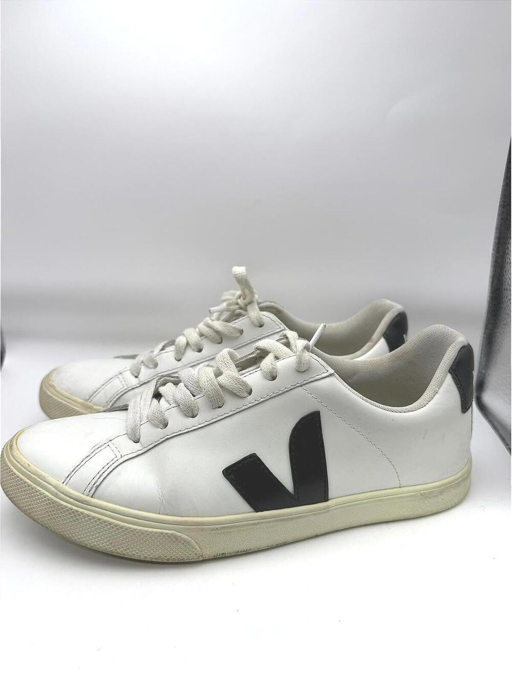 Veja White and Black Leather Sneakers Women's 5 Eu 36